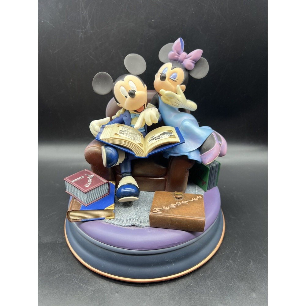 Vintage Disney Gallery Markrita Mickey & Minnie Mouse Trinket Box Figurine w Pin